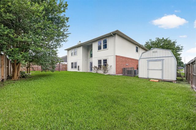 10634 Redwood Drive, Baytown, TX 77523