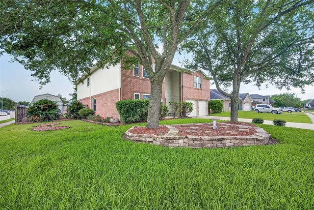 10634 Redwood Drive, Baytown, TX 77523