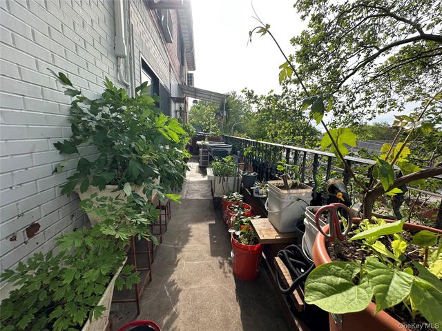 6111 159th Street, Fresh Meadows, NY 11365