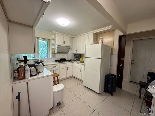 6111 159th Street, Fresh Meadows, NY 11365