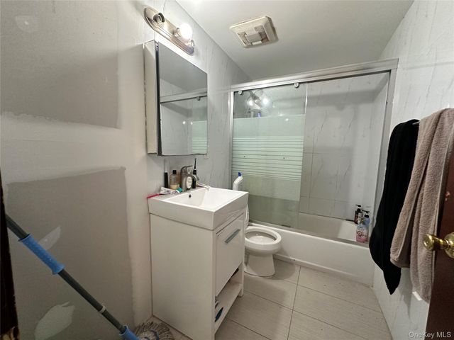 6111 159th Street, Fresh Meadows, NY 11365