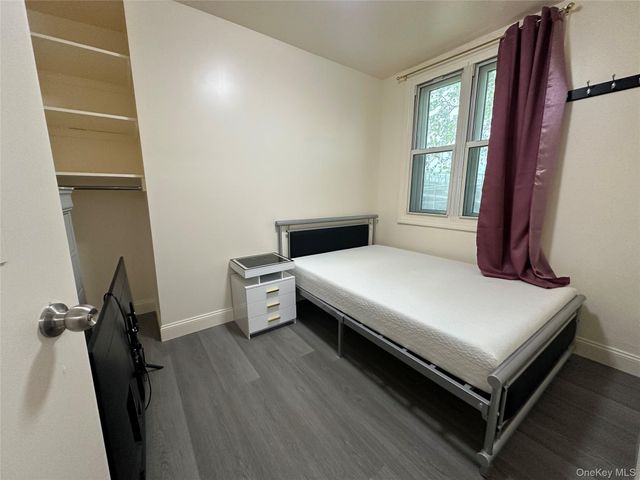 6111 159th Street, Fresh Meadows, NY 11365