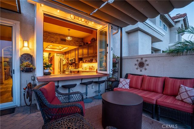 650 Ivywood Lane E, Simi Valley, CA 93065