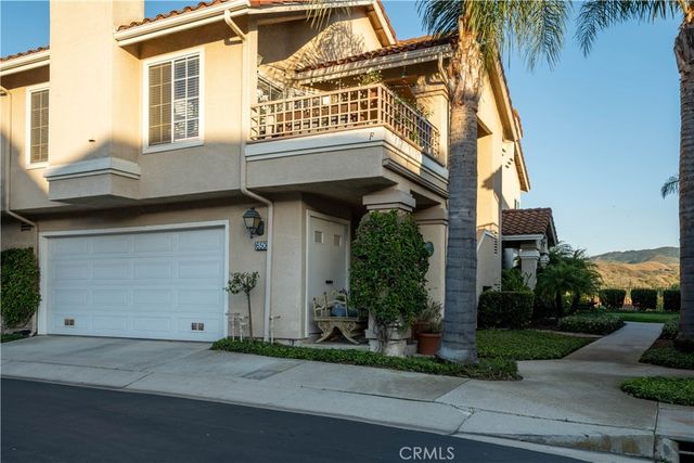 650 Ivywood Lane E, Simi Valley, CA 93065