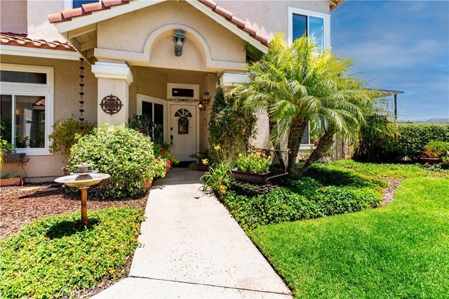 650 Ivywood Lane E, Simi Valley, CA 93065
