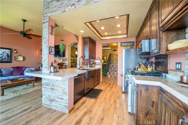 650 Ivywood Lane E, Simi Valley, CA 93065