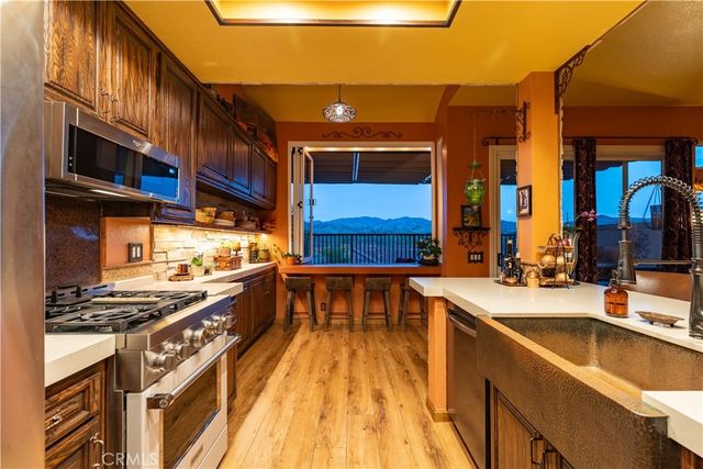 650 Ivywood Lane E, Simi Valley, CA 93065