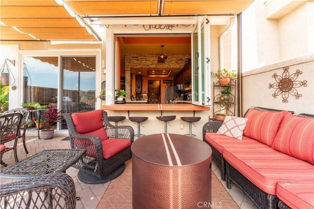 650 Ivywood Lane E, Simi Valley, CA 93065