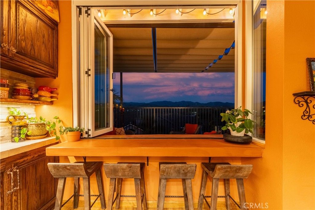 650 Ivywood Lane E, Simi Valley, CA 93065