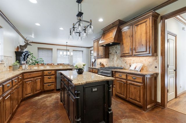 2601 Cheval Pointe Drive, Edmond, OK 73034