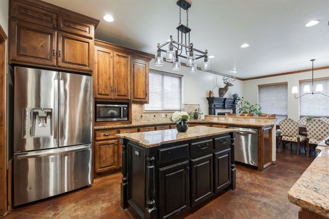 2601 Cheval Pointe Drive, Edmond, OK 73034