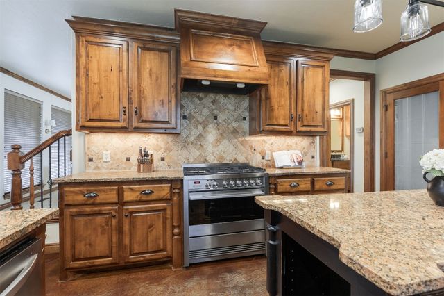2601 Cheval Pointe Drive, Edmond, OK 73034