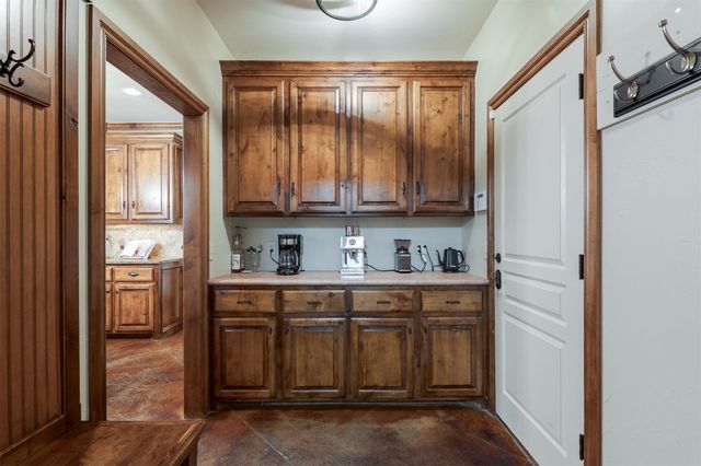 2601 Cheval Pointe Drive, Edmond, OK 73034