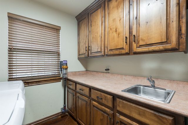 2601 Cheval Pointe Drive, Edmond, OK 73034