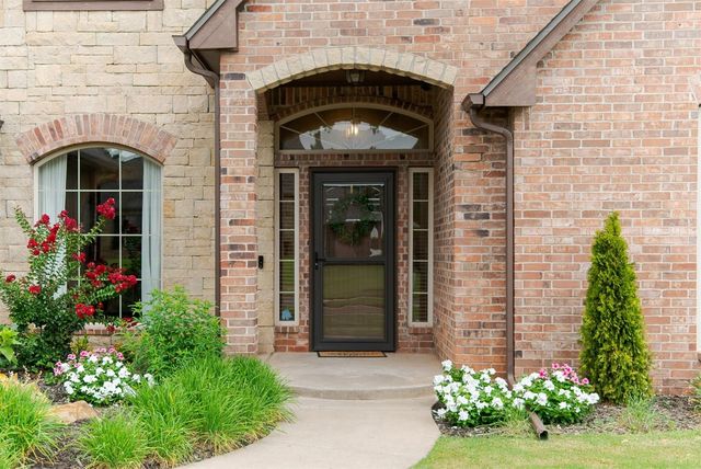 2601 Cheval Pointe Drive, Edmond, OK 73034