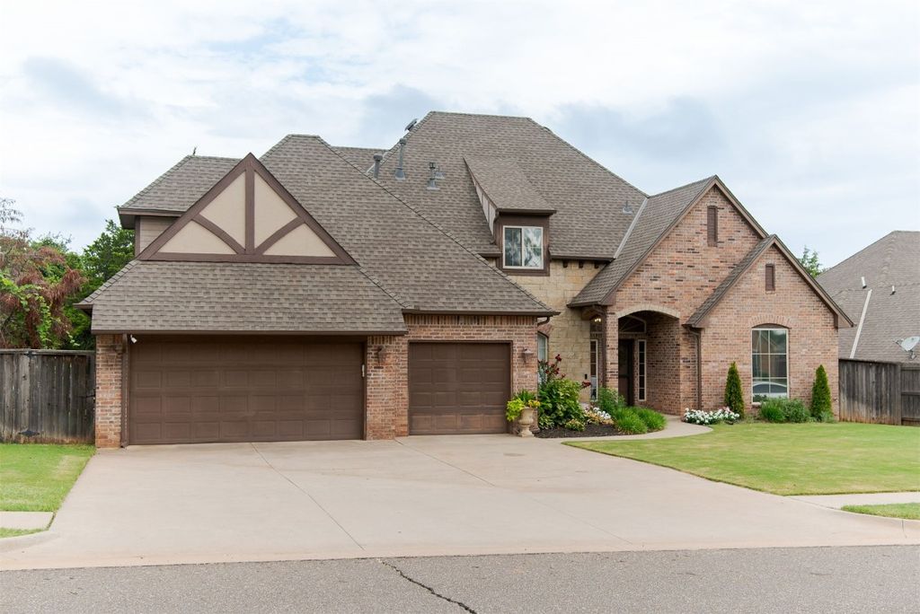 2601 Cheval Pointe Drive, Edmond, OK 73034