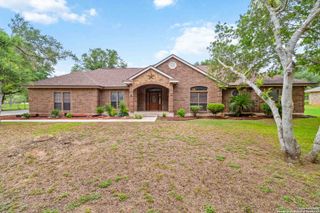3214 TRIPLE MDWS, China Grove, TX 78263