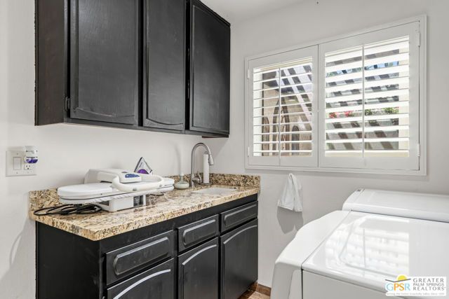 2 Calle Navarros, Rancho Mirage, CA 92270
