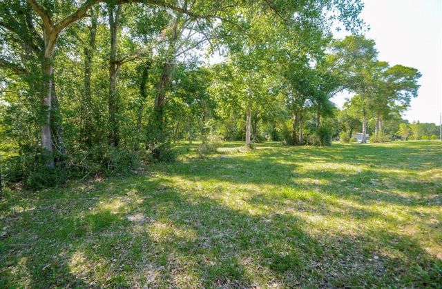 28327 Clarke Bottom Road, Hempstead, TX 77445
