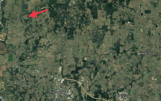 28327 Clarke Bottom Road, Hempstead, TX 77445