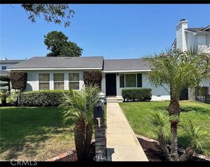 422 E 18th Street, Costa Mesa, CA 92627