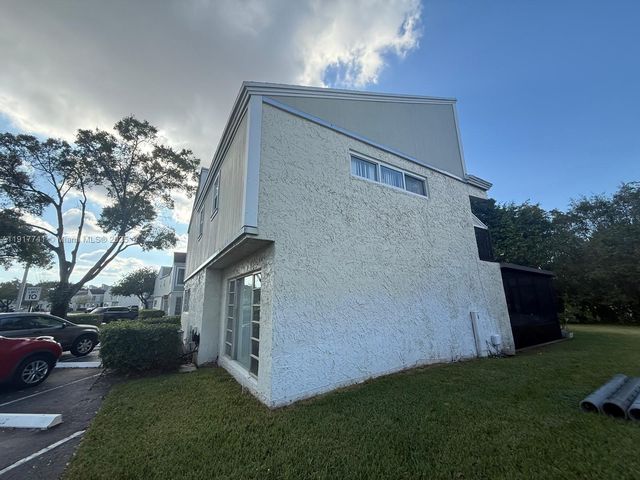 8123 Lagos De Campo Blvd A-2, Tamarac, FL 33321