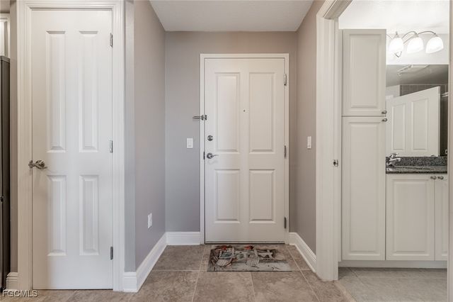 2825 Palm Beach BLVD 513, Fort Myers, FL 33916