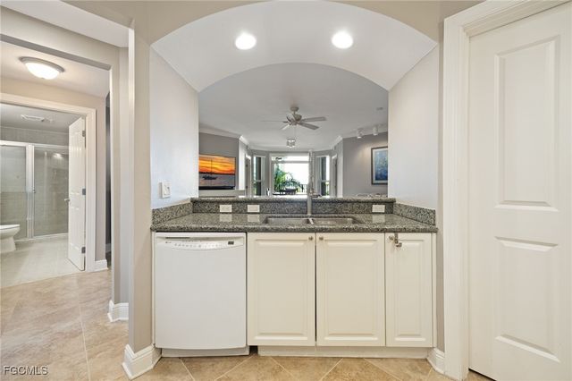 2825 Palm Beach BLVD 513, Fort Myers, FL 33916