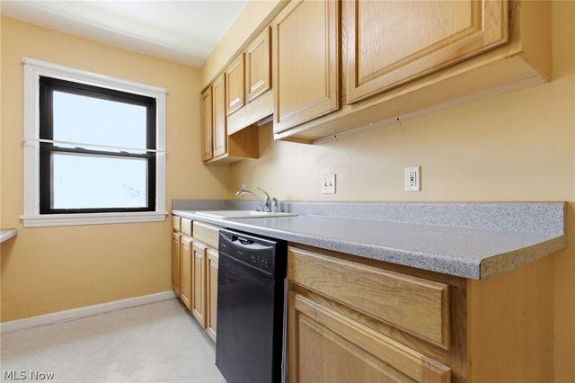 2261 Warren Road, Lakewood, OH 44107