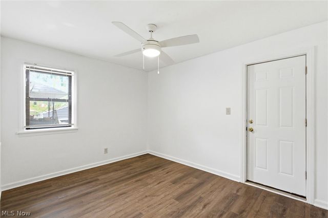 2261 Warren Road, Lakewood, OH 44107