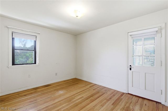 2261 Warren Road, Lakewood, OH 44107