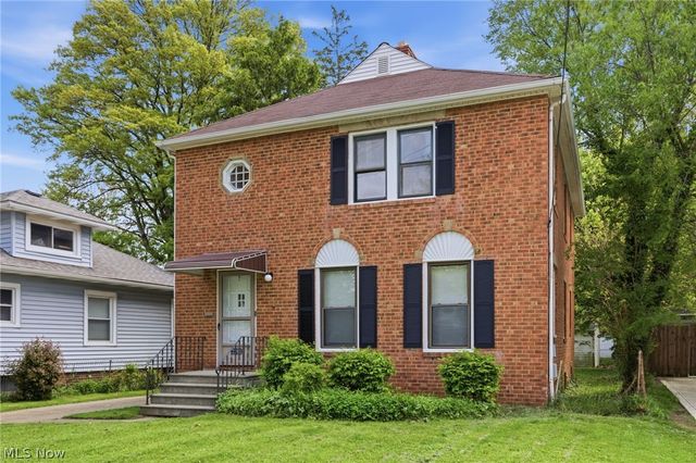 2261 Warren Road, Lakewood, OH 44107