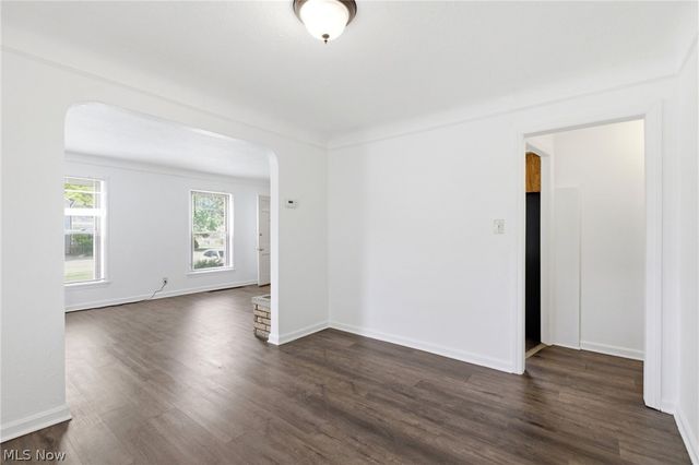 2261 Warren Road, Lakewood, OH 44107