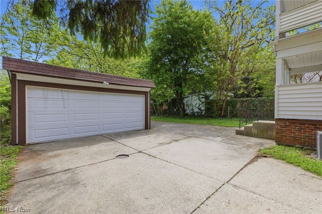 2261 Warren Road, Lakewood, OH 44107
