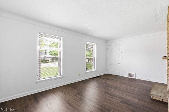 2261 Warren Road, Lakewood, OH 44107