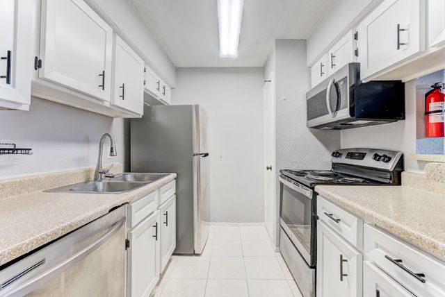 6001 Reims Road 1101, Houston, TX 77036