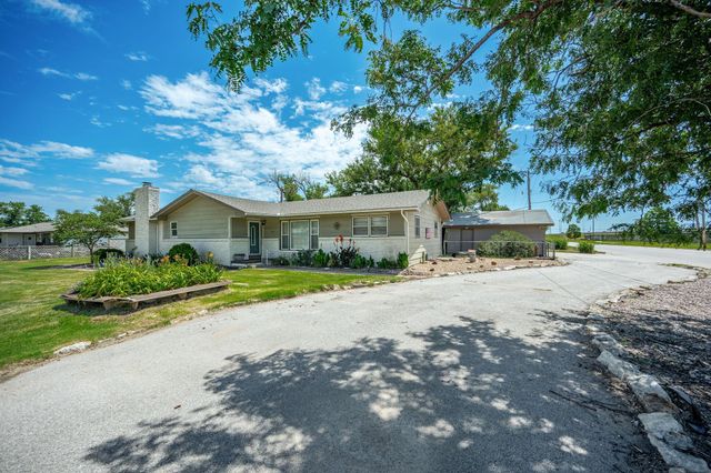 452 S Meadowhaven St, Wichita, KS 67209