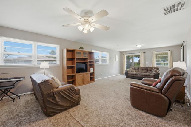 452 S Meadowhaven St, Wichita, KS 67209