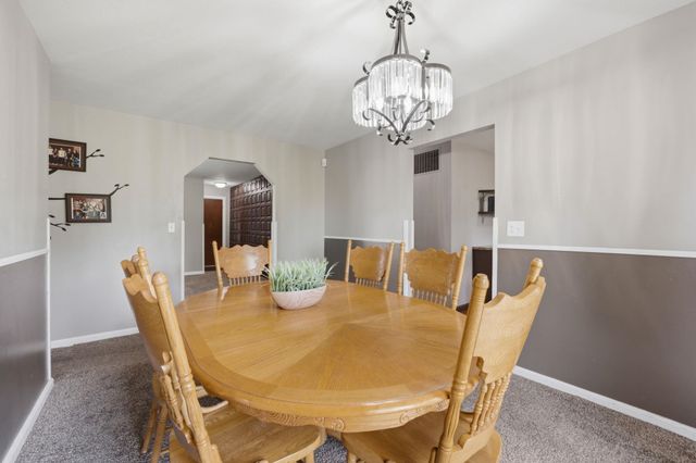 452 S Meadowhaven St, Wichita, KS 67209