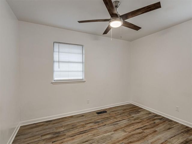 9 Vine Street, Yukon, OK 73099