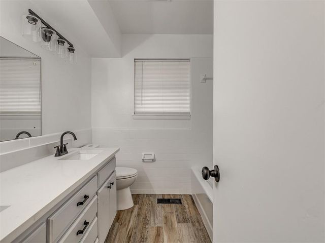 9 Vine Street, Yukon, OK 73099