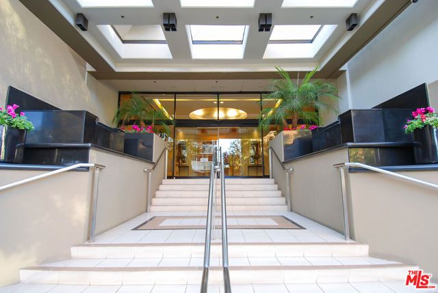 10445 Wilshire Boulevard 402, Los Angeles, CA 90024