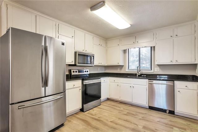 1221 Summit Links Court, Snellville, GA 30078