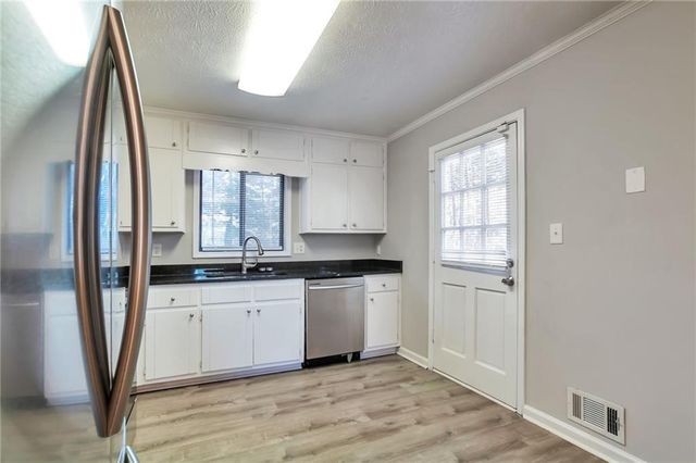 1221 Summit Links Court, Snellville, GA 30078