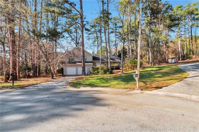 1221 Summit Links Court, Snellville, GA 30078