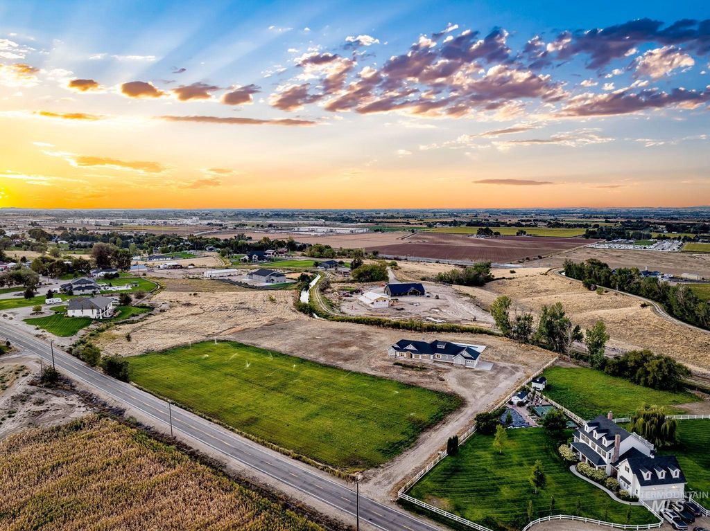 5472 W Overland, Meridian, ID 83642 photo 2