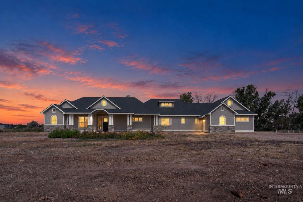 5472 W Overland, Meridian, ID 83642 photo 3