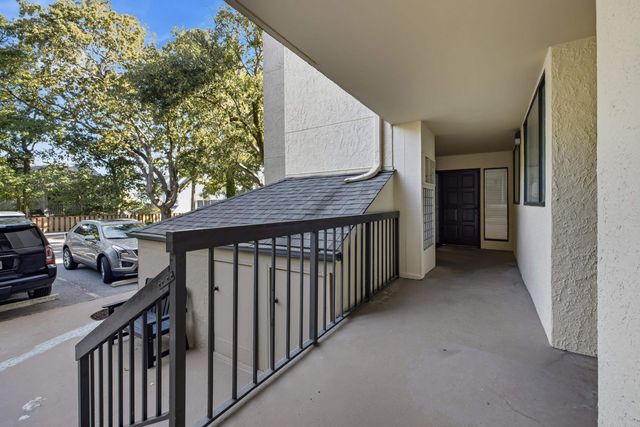 310 73rd Ave N Apt 1A, Myrtle Beach, SC 29572