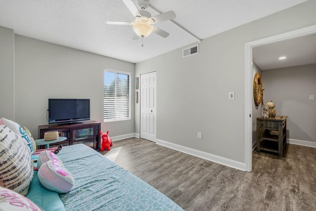 310 73rd Ave N Apt 1A, Myrtle Beach, SC 29572