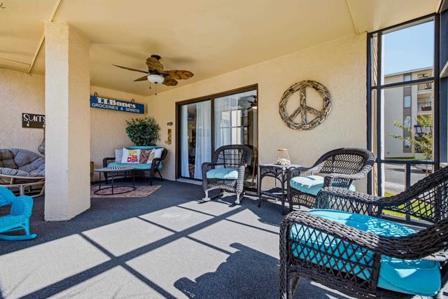 310 73rd Ave N Apt 1A, Myrtle Beach, SC 29572